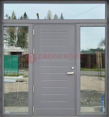 Серая стальная дверь с панелью МДФ и стеклянными фрамугами ДФГ-28 в Видном