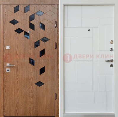 Коричневая металлическая дверь МДФ внутри белого цвета ДМ-256 в Видном