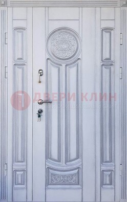 Белая двухстворчатая дверь с массивом дуба ДМД-72 в Видном