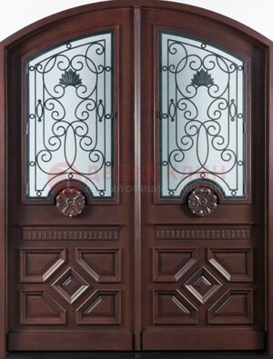 Арочная коричневая парадная дверь ДПР-66 в Видном