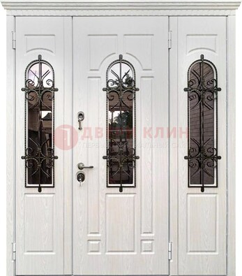 Белая распашная стальная дверь со стеклом и ковкой ДСК-125 в Видном