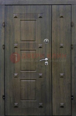 Железная двухстворчатая филенчатая дверь с виноритом ДВТ-143 в Видном