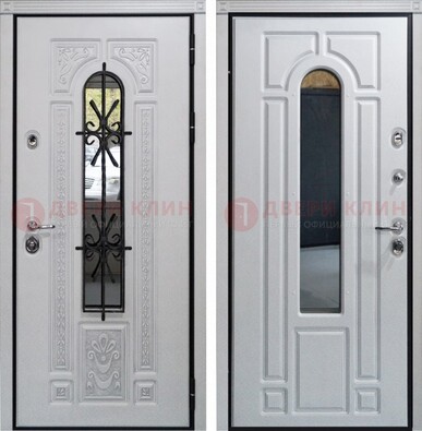 Белая стальная дверь с виноритом и ковкой снаружи ДВТ-197 в Видном