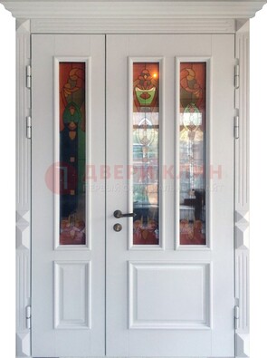 Белая полуторная металлическая дверь с витражом ВЖ-12 в Видном